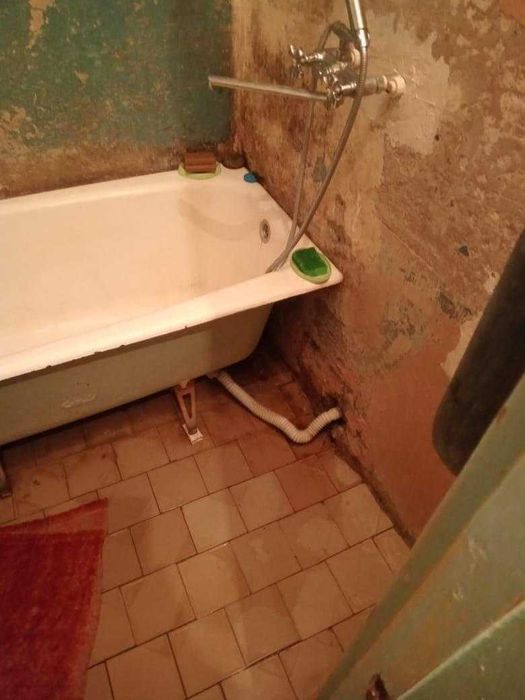 срочно 2х комнатная 8мкр.