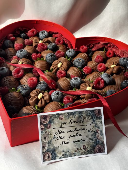 Клубника в шоколаде qulupnay shokolad Подарки для женщин