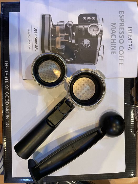 Expressor de  cafea  , cafea. macinată . Aparatul este nou