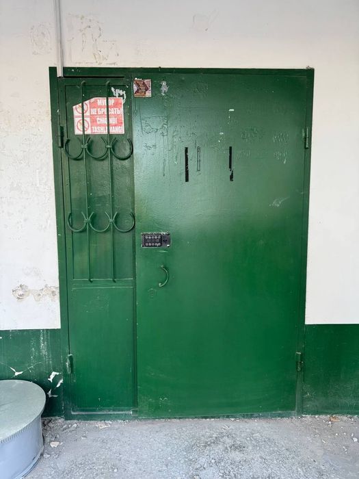 Продам железная дверь с замком