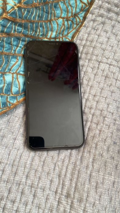iPhone 11 б/у ..
