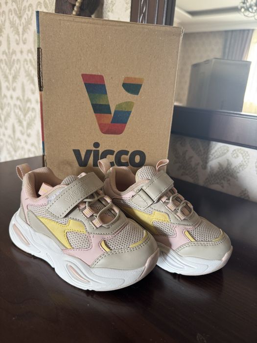 Кроссовки на девочку Vicco