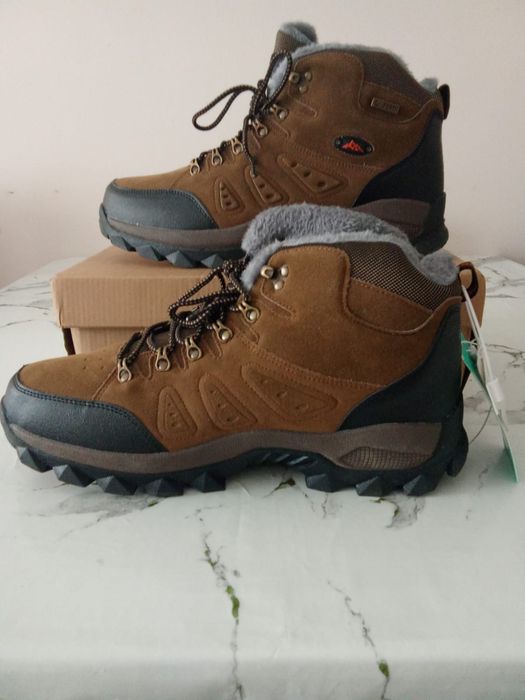 Продаём кроссовки 48 размера