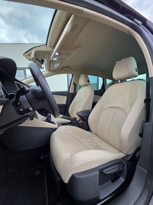 Seat Leon / Lane / HighBeam Assist / Piele / Led