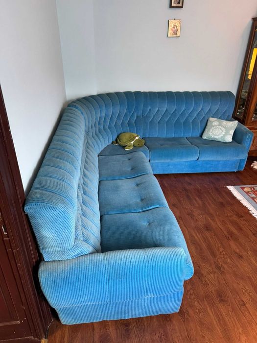 Mobila din lemn de nuc