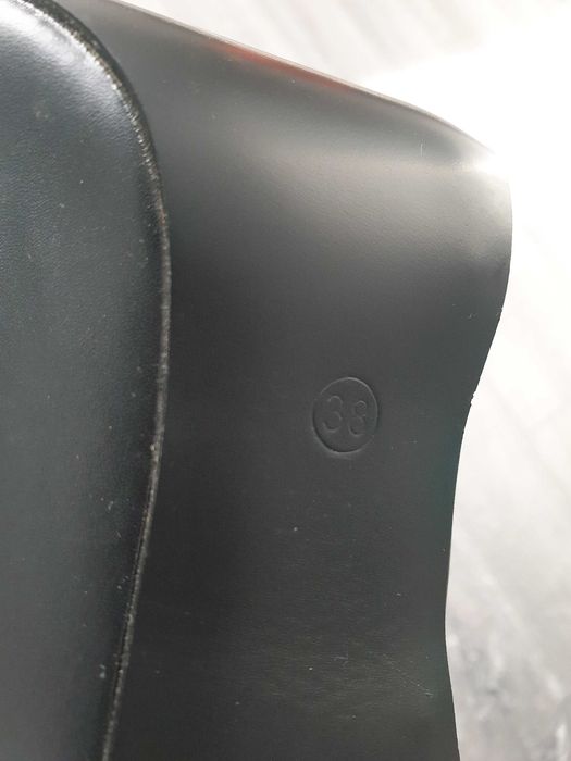 **Botine cu lanț **