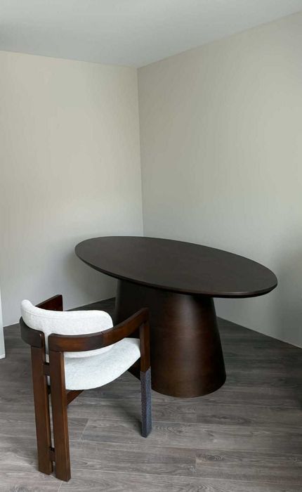 Овална маса и столове - Тъмен орех