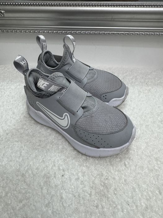 Adidasi nike 27 baiat