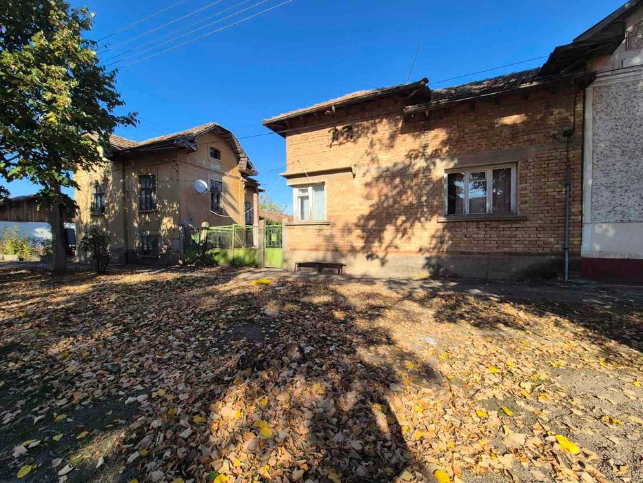 Продава се Къща в с. Новачене, Област Плевен - 361 кв.м за 37 €/кв.м - Снимка #1