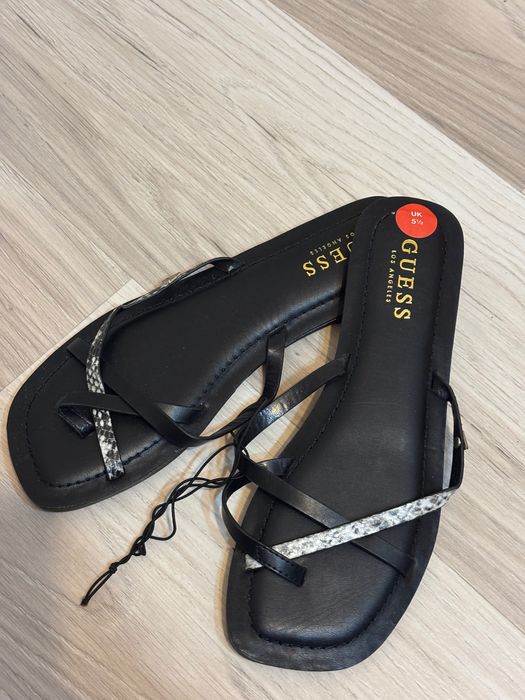 Нови Дамски чехли GUESS