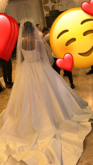Se vinde rochie de mireasa impreuna cu accesorii
