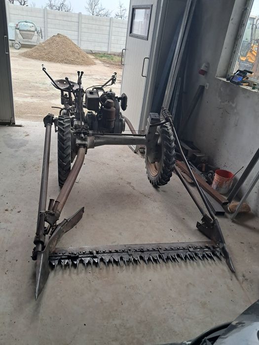 Cositoare diesel cu scaun