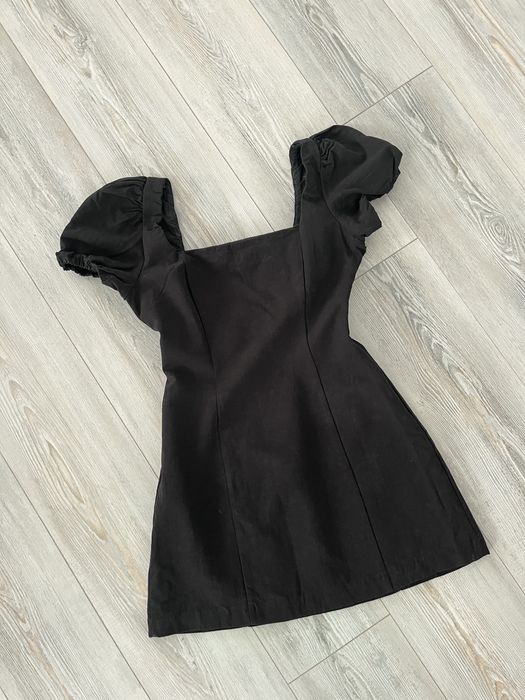 Рокля на марката Zara