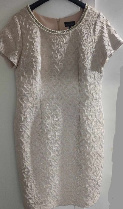 Vând costum compus din rochie si sacou marime 46