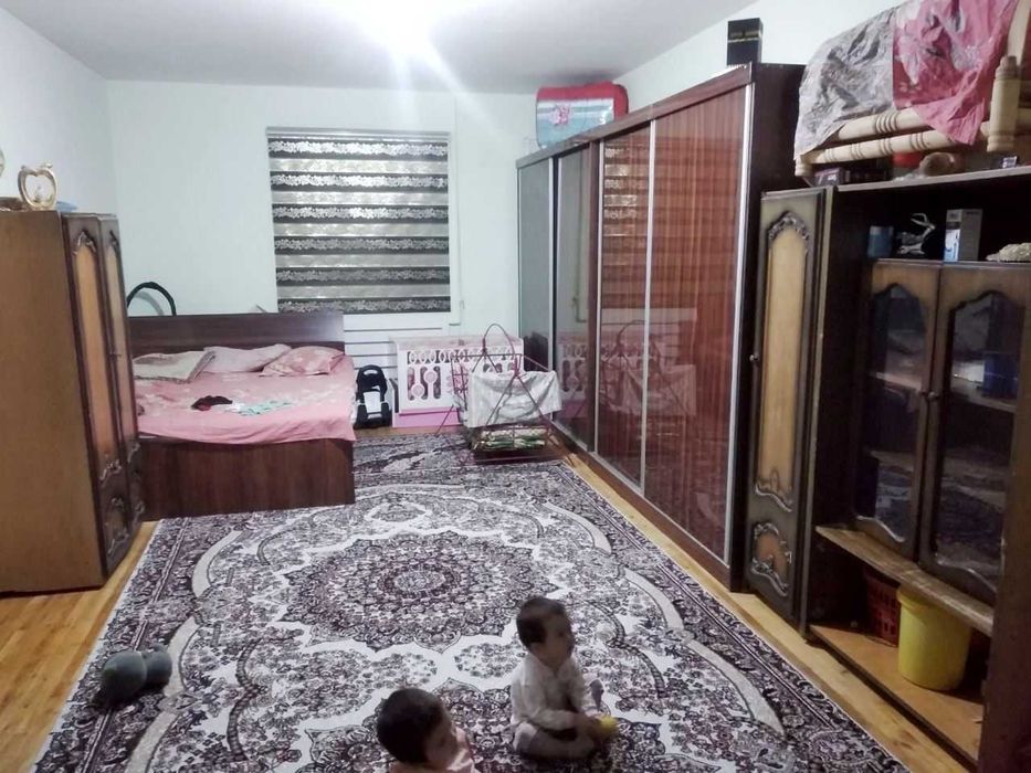 Жиззах шаҳар Бунёдкор маҳалласи Сулола тўйхонаси орқасида уй сотилади