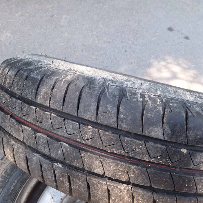 Продавам 4 летни Гуми, 13 цола с джанти