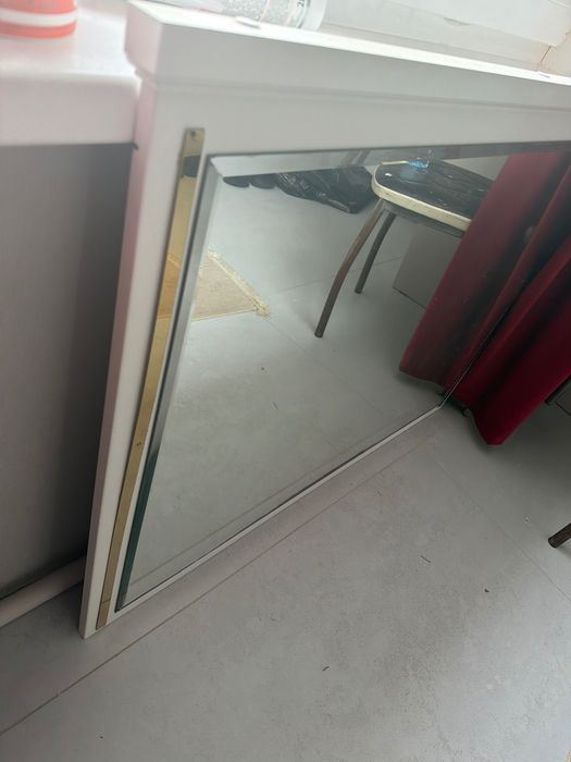 Продам зеркало подвесное