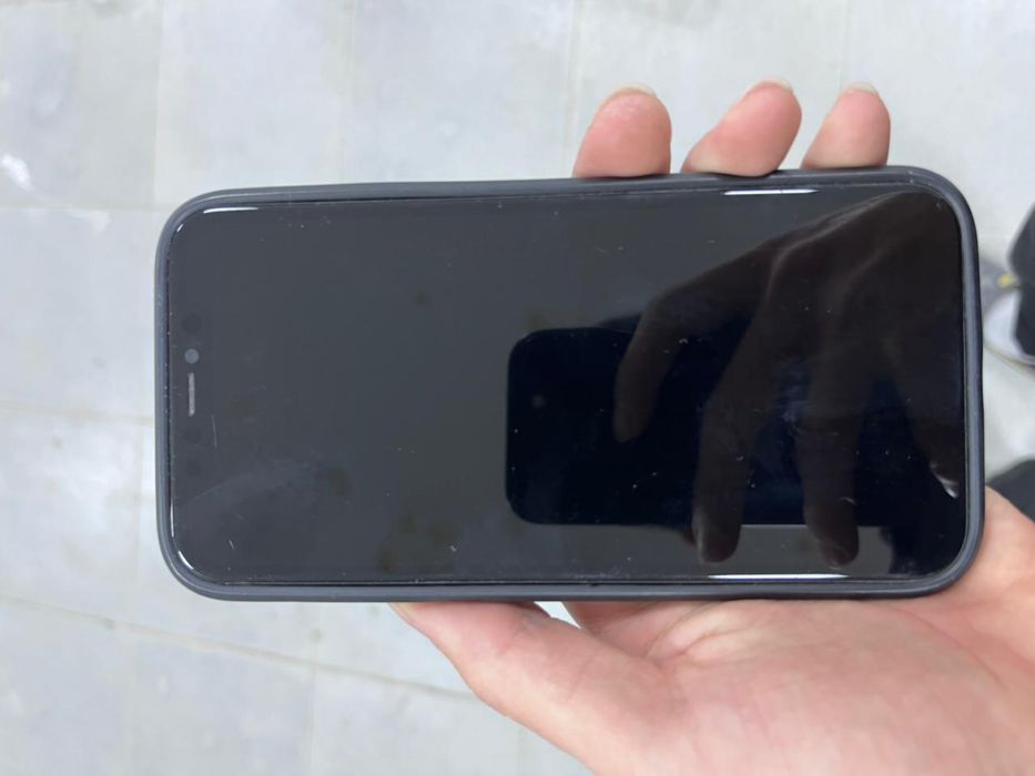 Продам iPhone 11