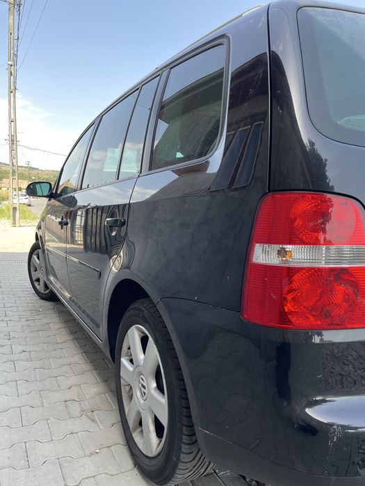 VW Touran 2005 • 2.0 Benzină • 110 kW / 150 CP • 278.000 km • 7 LOCURI