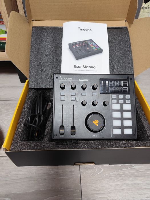 Placa de sunet pentru streaming/Podcast