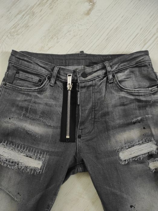 Dsquared2 Frare, Paint Splash, Cool Guy

Jeans | Size 44 || Original