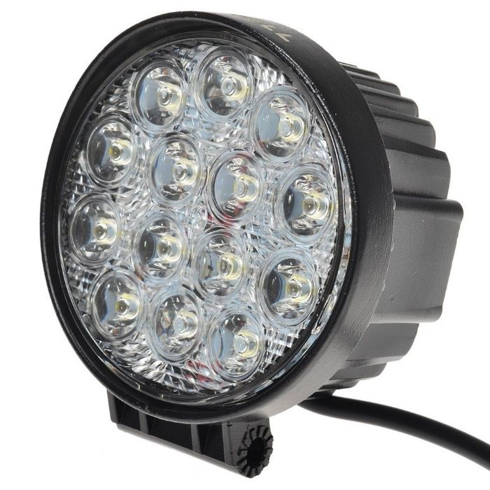 РАЗПРЪСНАТА СВЕТЛИНА LED диоден фар лампа халоген джип ATV 4х4 офроуд