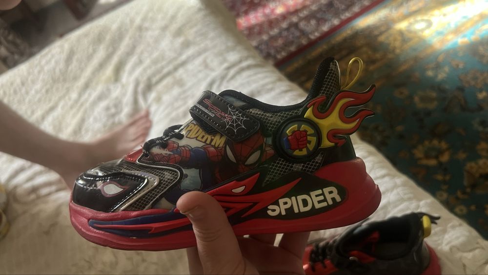 Новые кросовки 30 размера