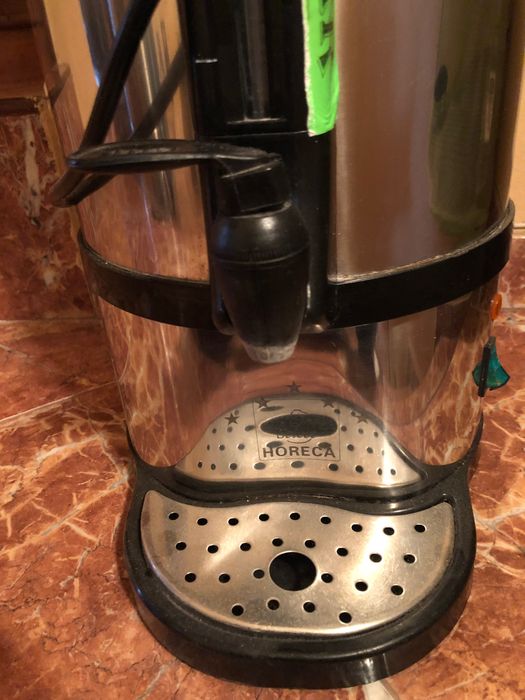 Електрически диспенсър за топли напитки.