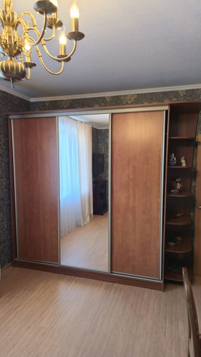 Продам шкаф-купе в отличном состоянии