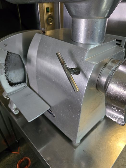 Цирколяр за кости 2200лв