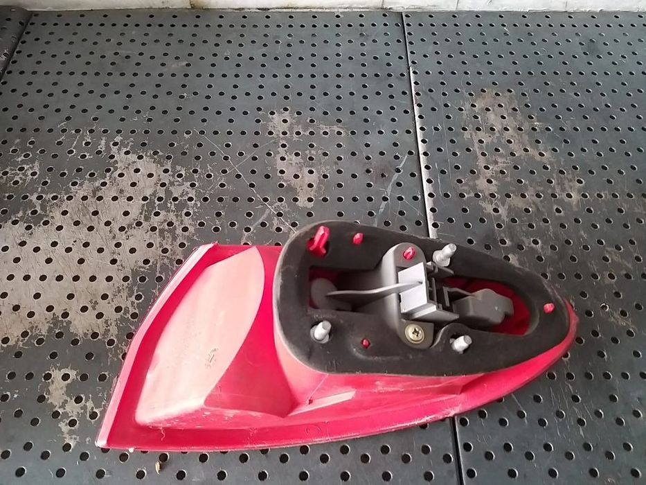 Stop tripla lampa stanga aripa alfa romeo 147 937 03322010 46556349