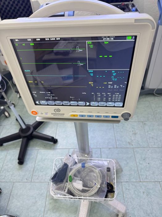 Ekg 3 va 6 kanalni bor Potsient ekran bor