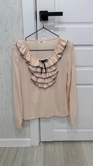 Блузки по 1000 тг каждая