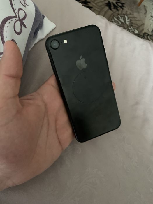 Продам айфон 7 в хорошем состояние