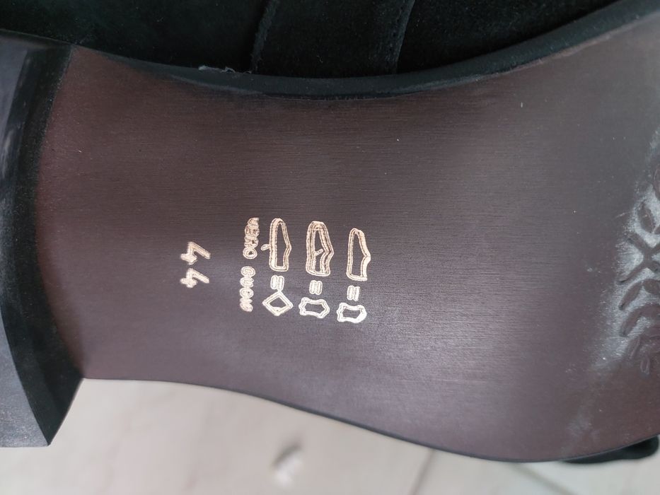 Продаются мужские новые туфли