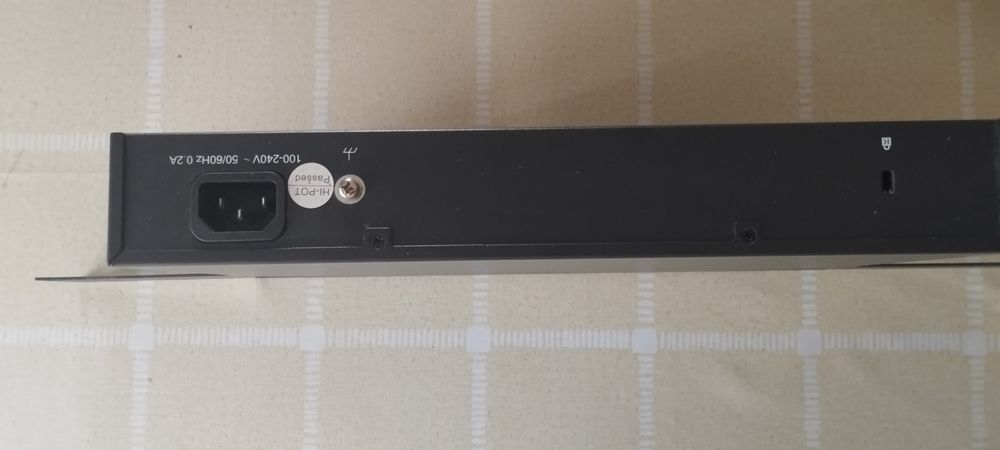 Коммутатор TP-Link T2500G-10TS (TL-SG3210)