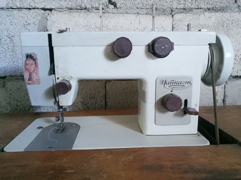 Chayka   mashinka   sotiladi.