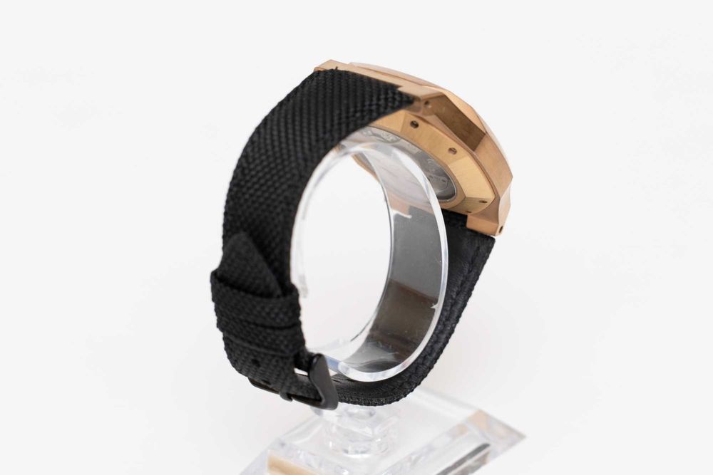 D1 Milano Skeleton Automatic – оригинален, с две каишки