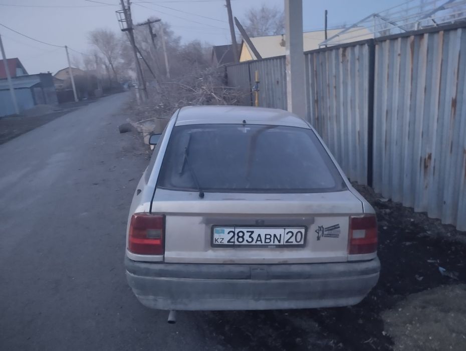 Продам Опель вектора