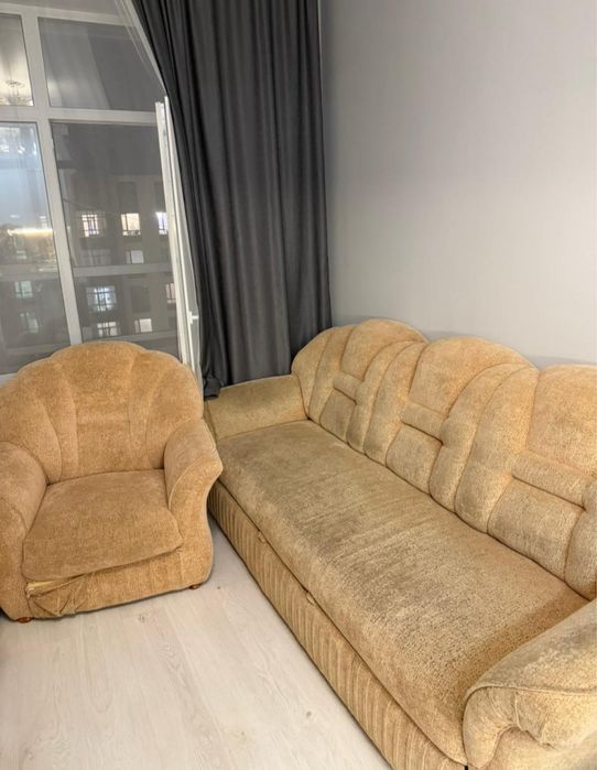 Отдам рабочий диван и два кресла