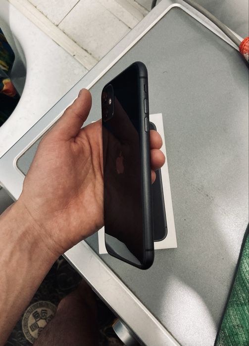 Продам айфон 11 128 гб