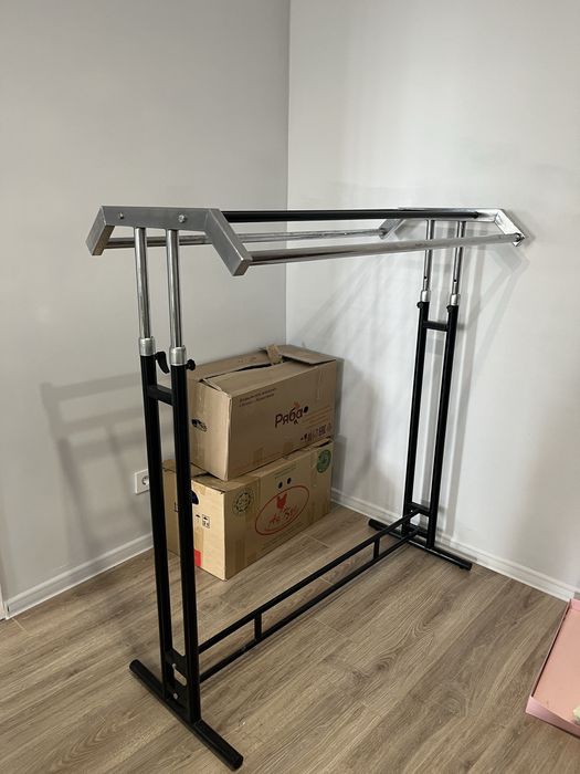 Вешалка доя вещей.