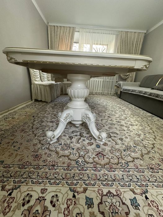 Продам стол натуральное дерево дуб