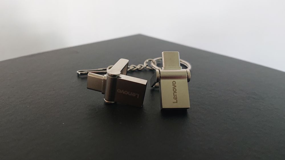 Флашка SONY 2TB за телевизор, телефон, компютър...