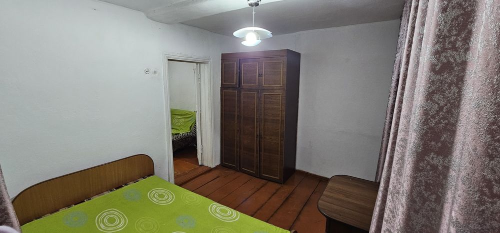 Сдам на длительный срок пол дома.