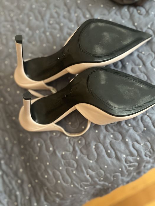 Обувки с ток Zara