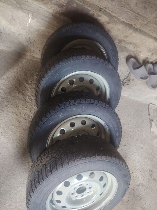 Продам зимние калеса на штампы