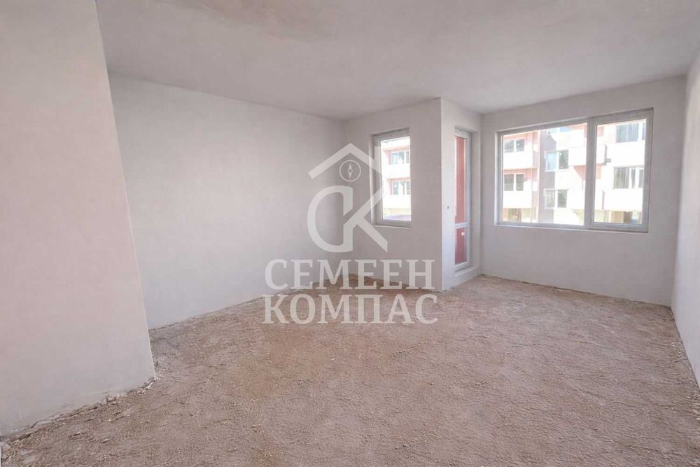 Двустаен апартамент в Остромила