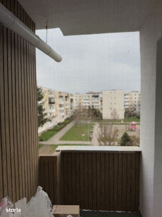Garsonieră spațioasă cu balcon, Aleea Liliacului