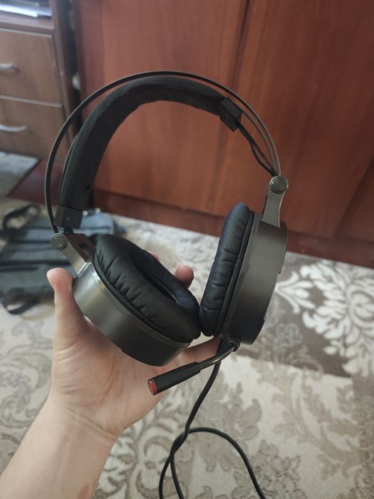Продам наушники bloody